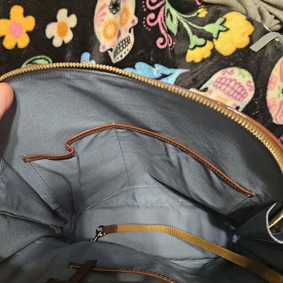 Dooney and bourke zip pod back pack - Picture 6 of 9